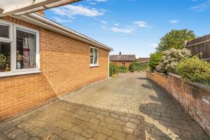 11 Uplands Rise Little Bourton